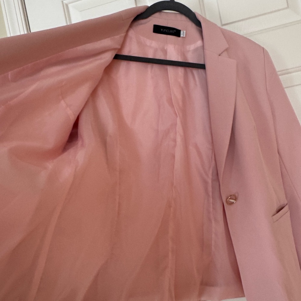 Yunclos One Button Blazer, Large - Picture 3 of 6